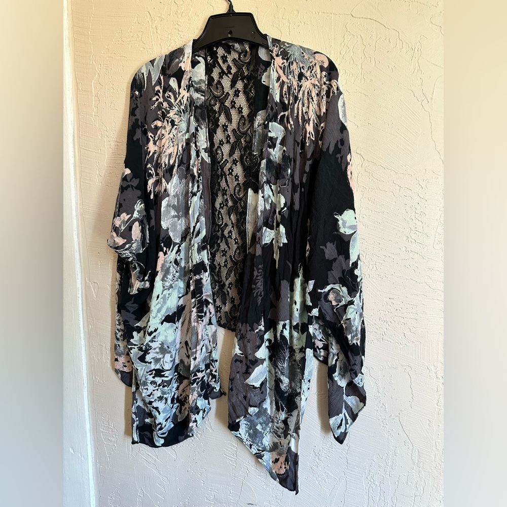 🛍️4/$15🛍️One Size Short Sleeve Cardigan